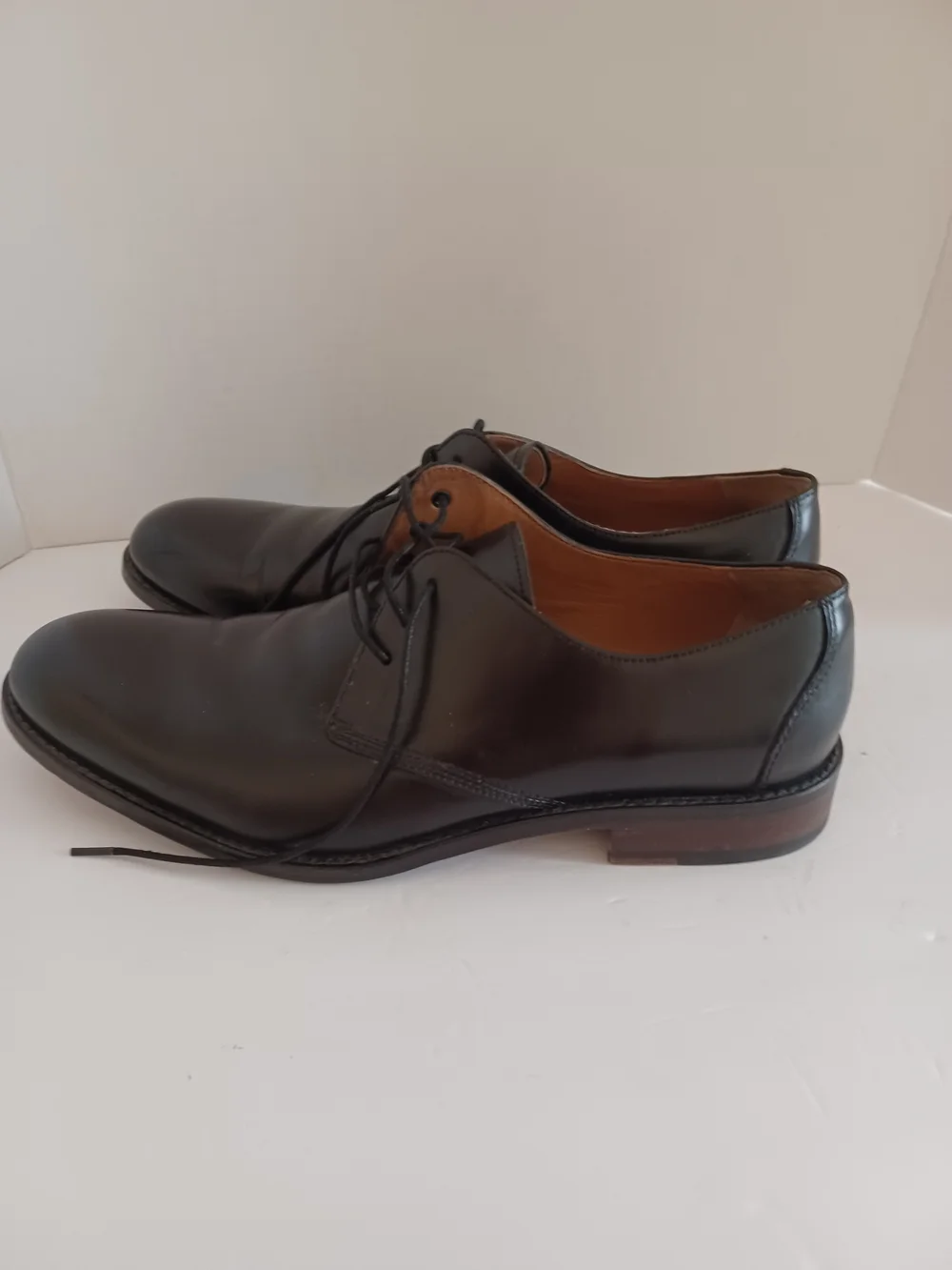 Johnston & Murphy Black Leather Lace-Up Derby Shoes